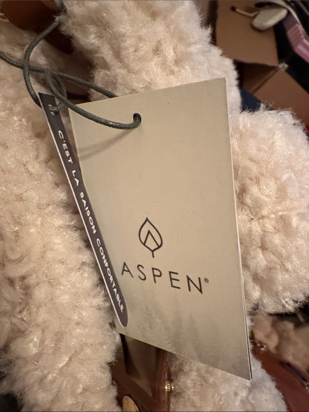 ASPEN SHERPA CROSSBODY HANDBAG TEDDY BEAR WITH REMOVABLE CROSSBODY STRAP NWT - Picture 5 of 8